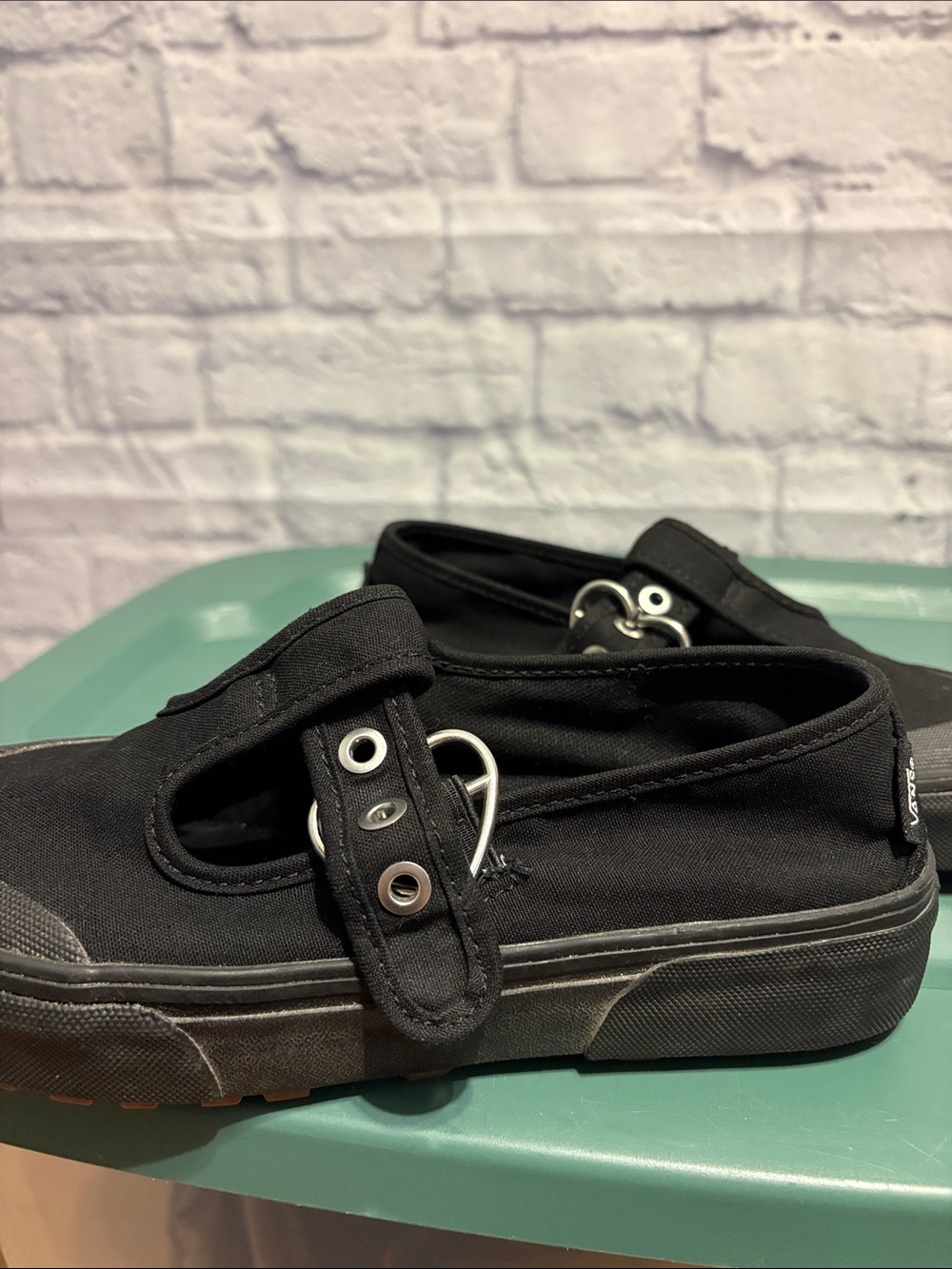 Vans Black Style 93 Mary Jane Lugged Sole Shoes with Heart Buckle Size 6.5 - Picture 6 of 11